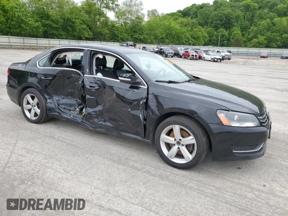 2013 Volkswagen Passat SE z VIN 1VWBH7A34DC028906, wystawiony jako Copart lot #58210265 z przebiegiem 294 953 mil mil oraz Szkoda całkowita • Salvage title. Historia ofert i sprzedaży dostępna na DreamBid. Obrazek 4.
