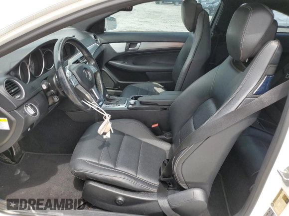 2013 Mercedes-Benz C 250 с VIN WDDGJ4HB9DG062718, выставлен на аукционе Copart как лот 57446365 с пробегом 133 762 миль миль и Списание • Salvage title. История ставок и продаж доступна на DreamBid. Изображение 7.