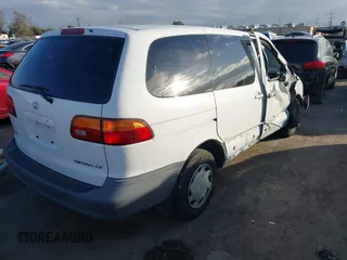 2000 Toyota Sienna CE with VIN 4T3GF19CXYU297351, listed as a IAAI auction lot 41086347 with 40,258 mi miles. Bid and sale history available at carsss.com. Image 4.
