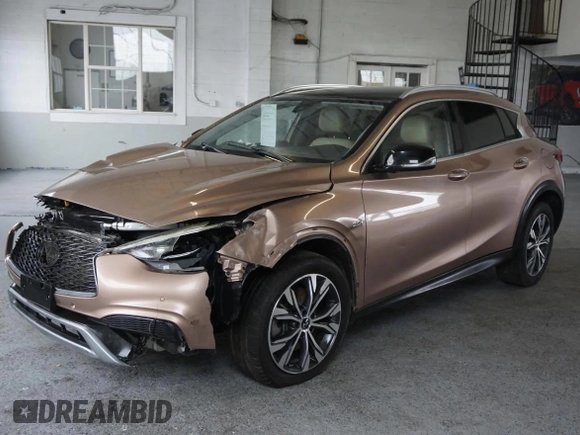 2017 Infiniti QX30 Premium z VIN SJKCH5CR6HA023217, wystawiony jako Copart lot #59604925 z przebiegiem 62 281 mil mil oraz Czysty tytuł • Clean title. Historia ofert i sprzedaży dostępna na DreamBid. Obrazek 2.