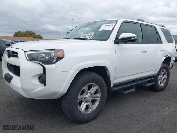 2024 Toyota 4Runner SR5 Premium with VIN JTENU5JR4R6243479, listed as a IAAI auction lot 42068243 with 17,533 mi miles. Bid and sale history available at carsss.com. Image 20.