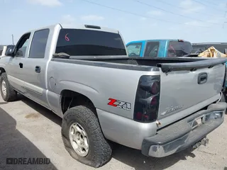 2006 Chevrolet Silverado 1500 LT1 with VIN 2GCEK13T761140183, listed as a IAAI auction lot 41760307 with 225,644 mi miles. Bid and sale history available at carsss.com. Image 3.