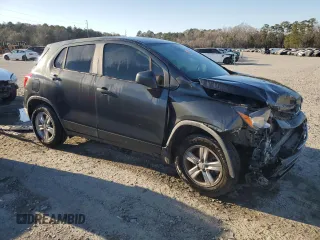 2020 Chevrolet Trax LS z VIN 3GNCJKSB9LL190321, wystawiony jako Copart lot #46644495 z przebiegiem Nie podano mil oraz Szkoda całkowita • Salvage title. Historia ofert i sprzedaży dostępna na DreamBid. Obrazek 4.