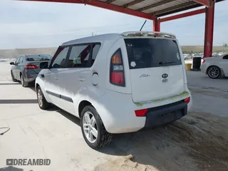 2011 Kia Soul ! with VIN KNDJT2A22B7712253, listed as a IAAI auction lot 41864671 with 179,904 mi miles. Bid and sale history available at carsss.com. Image 3.