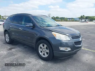 2012 Chevrolet Traverse 1LT z VIN 1GNKVGED1CJ337359, wystawiony jako IAAI lot #42101429 z przebiegiem 196 445 mil mil oraz . Historia ofert i sprzedaży dostępna na DreamBid. Obrazek 1.