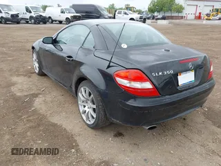 2007 Mercedes-Benz SLK 350 z VIN WDBWK56F67F136085, wystawiony jako IAAI lot #42380601 z przebiegiem 112 246 mil mil oraz . Historia ofert i sprzedaży dostępna na DreamBid. Obrazek 3.