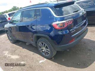 2018 Jeep Compass Latitude z VIN 3C4NJDBB5JT456685, wystawiony jako IAAI lot #42356294 z przebiegiem 130 130 mil mil oraz . Historia ofert i sprzedaży dostępna na DreamBid. Obrazek 14.