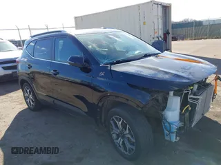 2021 Kia Seltos EX z VIN KNDERCAA6M7110505, wystawiony jako IAAI lot #41645002 z przebiegiem 45 403 mil mil oraz . Historia ofert i sprzedaży dostępna na DreamBid. Obrazek 1.