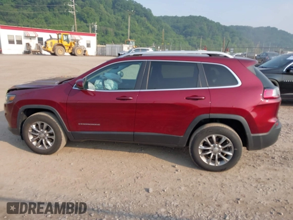 2020 Jeep Cherokee Latitude Plus z VIN 1C4PJMLB6LD585258, wystawiony jako IAAI lot #42411918 z przebiegiem 42 097 mil mil oraz . Historia ofert i sprzedaży dostępna na DreamBid. Obrazek 14.