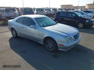 2001 Mercedes-Benz CLK-Class with VIN WDBLJ65G11F177186, listed as a IAAI auction lot 41583912 with 1 mi miles. Bid and sale history available at carsss.com. Image 1.