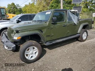 2022 Jeep Gladiator Willys with VIN 1C6JJTAMXNL135925, listed as a Copart auction lot 71642054 with 17,964 mi miles and Salvage Title. Bid and sale history available at carsss.com. Image 1.