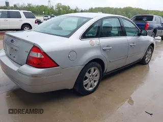 2005 Ford Five Hundred SEL z VIN 1FAFP24125G137112, wystawiony jako IAAI lot #42302209 z przebiegiem 81 730 mil mil oraz . Historia ofert i sprzedaży dostępna na DreamBid. Obrazek 4.
