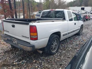 1999 Chevrolet Silverado 1500 LS with VIN 2GCEC19T9X1256894, listed as a IAAI auction lot 41526987 with 393,052 mi miles. Bid and sale history available at carsss.com. Image 4.