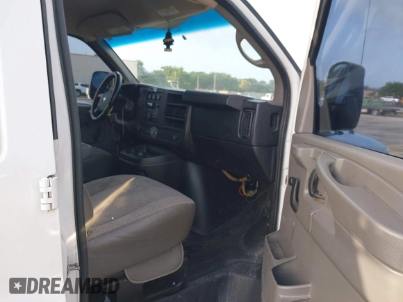 2013 Chevrolet Express Cargo with VIN 1GCWGFCG2D1144523, listed as a IAAI auction lot 41729515 with 282,755 mi miles and . Bid and sale history available at DreamBid. Image 5.