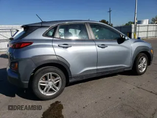 2021 Hyundai Kona SE z VIN KM8K1CAA3MU657559, wystawiony jako Copart lot #55162385 z przebiegiem 77 475 mil mil oraz Nie do naprawy • Non repairable. Historia ofert i sprzedaży dostępna na DreamBid. Obrazek 3.
