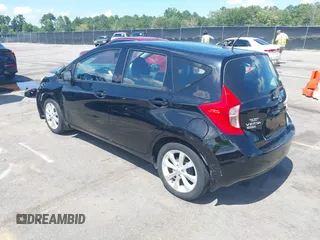 2015 Nissan Note SV z VIN 3N1CE2CP8FL386913, wystawiony jako IAAI lot #42531472 z przebiegiem 112 866 mil mil oraz . Historia ofert i sprzedaży dostępna na DreamBid. Obrazek 3.