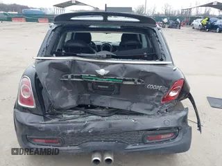 2013 MINI Hardtop S z VIN WMWSV3C51DT393480, wystawiony jako IAAI lot #41875837 z przebiegiem 117 157 mil mil oraz . Historia ofert i sprzedaży dostępna na DreamBid. Obrazek 16.