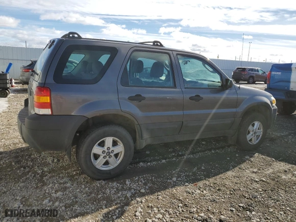 2006 Ford Escape XLS with VIN 1FMYU92Z86KA56686, listed as a Copart auction lot 47642045 with 196,804 mi miles and Clean Title. Bid and sale history available at carsss.com. Image 3.