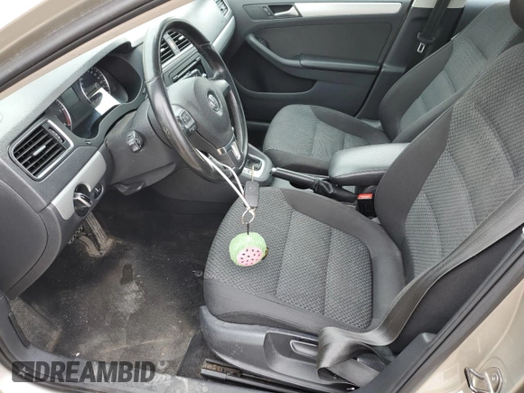 2013 Volkswagen Jetta Comfortline с VIN 3VWDL7AJ0DM247575, выставлен на аукционе Copart как лот 53722715 с пробегом 256 015 миль миль и Списание • Salvage title. История ставок и продаж доступна на DreamBid. Изображение 7.