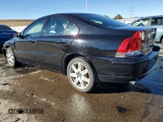 2005 Volvo S60 with VIN YV1RH592852481400, listed as a Copart auction lot 83910214 with 157,781 mi miles and Salvage Title. Bid and sale history available at carsss.com. Image 2.