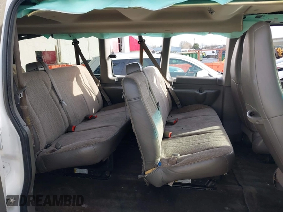 2016 Chevrolet Express Passenger LT z VIN 1GAZGPFG6G1319772, wystawiony jako IAAI lot #41079876 z przebiegiem 123 603 mil mil oraz . Historia ofert i sprzedaży dostępna na DreamBid. Obrazek 8.