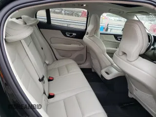 2021 Volvo S60 Momentum with VIN 7JR102FK3MG094687, listed as a Copart auction lot 48361733 with 17,920 mi miles. Bid and sale history available at carsss.com. Image 10.