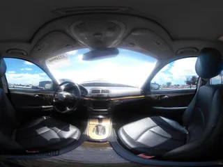 2007 Mercedes-Benz E 350 z VIN WDBUF56X57A995752, wystawiony jako IAAI lot #42249560 z przebiegiem 215 477 mil mil oraz . Historia ofert i sprzedaży dostępna na DreamBid. Obrazek 18.