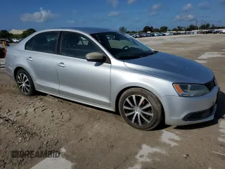 2011 Volkswagen Jetta SE with VIN 3VWDZ7AJ8BM323670, listed as a Copart auction lot 50745805 with 134,848 mi miles and Clean title. Bid and sale history available at DreamBid. Image 4.