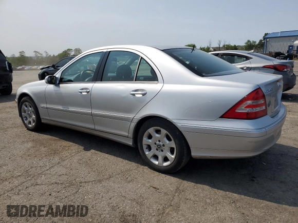 2005 Mercedes-Benz C 240 z VIN WDBRF81J75F604725, wystawiony jako Copart lot #59371735 z przebiegiem 120 834 mil mil oraz Szkoda całkowita • Salvage title. Historia ofert i sprzedaży dostępna na DreamBid. Obrazek 2.