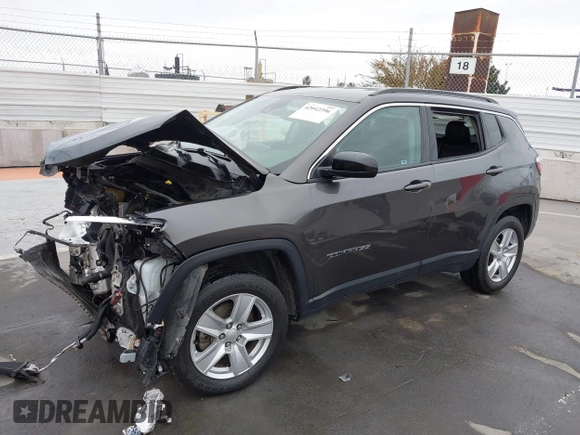2022 Jeep Compass Latitude z VIN 3C4NJDBB2NT176163, wystawiony jako IAAI lot #42042396 z przebiegiem 174 025 mil mil oraz . Historia ofert i sprzedaży dostępna na DreamBid. Obrazek 18.