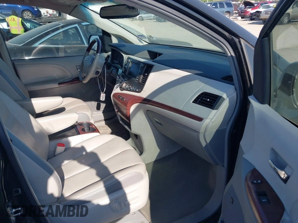 2013 Toyota Sienna XLE AAS with VIN 5TDYK3DC0DS293680, listed as a IAAI auction lot 42033734 with 136,171 mi miles and . Bid and sale history available at carsss.com. Image 5.