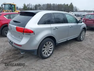 2011 Lincoln MKX with VIN 2LMDJ8JK3BBJ25346, listed as a IAAI auction lot 41716040 with 172,790 mi miles. Bid and sale history available at carsss.com. Image 4.