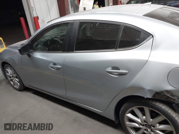 2017 Mazda 3 Touring с VIN JM1BN1V72H1110981, выставлен на аукционе IAAI как лот 42478292 с пробегом 141 921 миль миль и . История ставок и продаж доступна на DreamBid. Изображение 14.