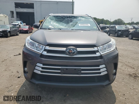 2017 Toyota Highlander XLE with VIN 5TDJZRFH4HS424771, listed as a Copart auction lot 59002205 with 36,895 mi miles and Salvage title. Bid and sale history available at DreamBid. Image 5.