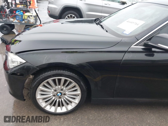 2012 BMW 3 Series 335i z VIN WBA3A9G57CNP35420, wystawiony jako IAAI lot #41449784 z przebiegiem 100 692 mil mil oraz . Historia ofert i sprzedaży dostępna na DreamBid. Obrazek 17.