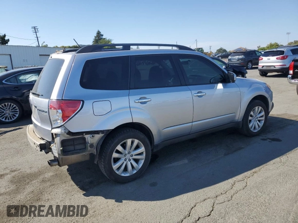2012 Subaru Forester X Premium z VIN JF2SHADC7CH417098, wystawiony jako Copart lot #60042125 z przebiegiem 122 865 mil mil oraz Szkoda całkowita • Salvage title. Historia ofert i sprzedaży dostępna na DreamBid. Obrazek 3.