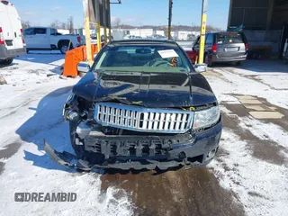 2007 Lincoln MKZ z VIN 3LNHM26T07R653177, wystawiony jako IAAI lot #41571111 z przebiegiem 124 929 mil mil oraz . Historia ofert i sprzedaży dostępna na DreamBid. Obrazek 12.