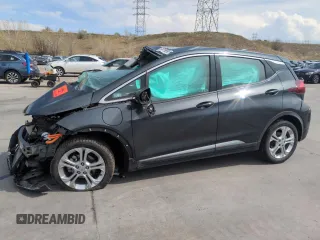 2020 Chevrolet Bolt EV LT z VIN 1G1FY6S03L4140715, wystawiony jako Copart lot #61149855 z przebiegiem Nie podano mil oraz Szkoda całkowita • Salvage title. Historia ofert i sprzedaży dostępna na DreamBid. Obrazek 1.