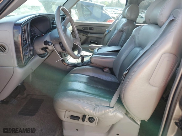2001 GMC Yukon Denali with VIN 1GKEK63U61J250991, listed as a Copart auction lot 49702685 with 234,860 mi miles and Clean Title. Bid and sale history available at carsss.com. Image 7.