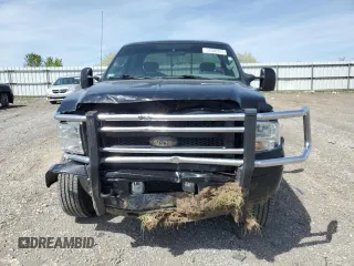2006 Ford F-250 XL z VIN 1FTSX21596EC30884, wystawiony jako Copart lot #53560955 z przebiegiem 117 331 mil mil oraz Szkoda całkowita • Salvage title. Historia ofert i sprzedaży dostępna na DreamBid. Obrazek 5.