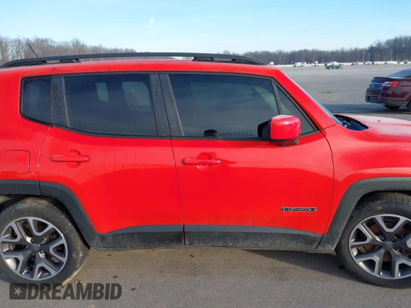 2015 Jeep Renegade Latitude with VIN ZACCJABT6FPB23098, listed as a IAAI auction lot 41538866 with 111,107 mi miles. Bid and sale history available at carsss.com. Image 13.