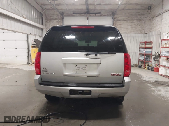 2011 GMC Yukon SLE with VIN 1GKS2AE01BR233860, listed as a IAAI auction lot 41838392 with 226,611 mi miles. Bid and sale history available at carsss.com. Image 16.