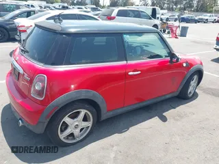 2008 MINI Hardtop с VIN WMWMF33538TT65157, выставлен на аукционе IAAI как лот 42587798 с пробегом 128 795 миль миль и . История ставок и продаж доступна на DreamBid. Изображение 4.