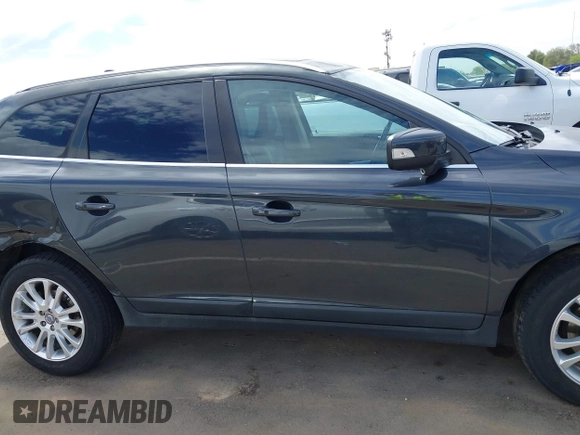 2010 Volvo XC60 3.0T with VIN YV4992DZ8A2120326, listed as a IAAI auction lot 42020822 with 51,911 mi miles. Bid and sale history available at carsss.com. Image 13.