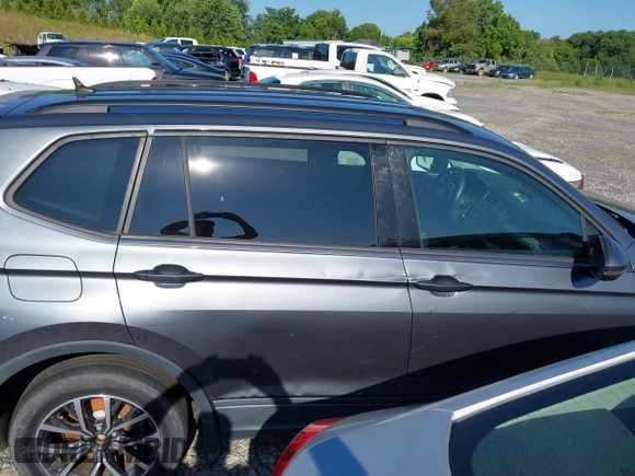 2021 Volkswagen Tiguan S with VIN 3VV1B7AX7MM038431, listed as a IAAI auction lot 42726529 with 82,289 mi miles and . Bid and sale history available at DreamBid. Image 13.