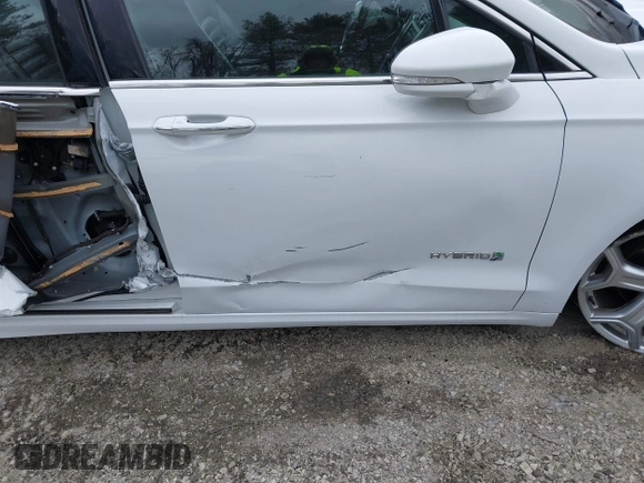 2019 Ford Fusion Hybrid SEL with VIN 3FA6P0MU3KR189612, listed as a IAAI auction lot 41422745 with 95,130 mi miles. Bid and sale history available at carsss.com. Image 17.