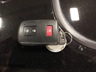 2018 Toyota RAV4 XLE with VIN 2T3RFREV3JW817989, listed as a IAAI auction lot 41636957 with 182,265 mi miles. Bid and sale history available at carsss.com. Image 11.