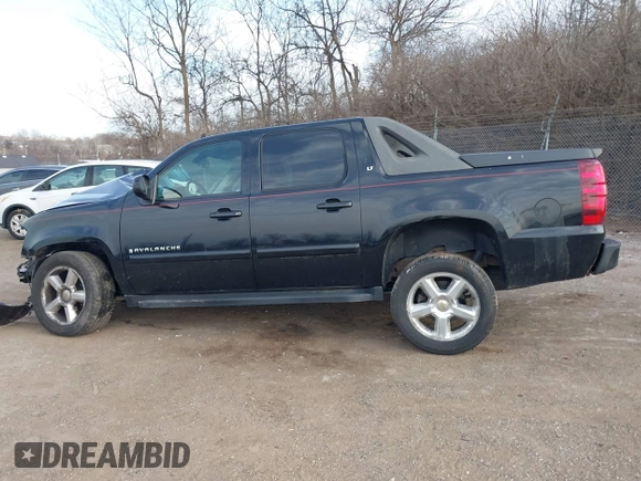 2007 Chevrolet Avalanche 3LT z VIN 3GNFK12337G114301, wystawiony jako IAAI lot #41608771 z przebiegiem Nie podano mil oraz . Historia ofert i sprzedaży dostępna na DreamBid. Obrazek 15.