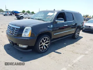 2008 Cadillac Escalade ESV z VIN 1GYFK66858R164415, wystawiony jako IAAI lot #42471328 z przebiegiem 186 824 mil mil oraz . Historia ofert i sprzedaży dostępna na DreamBid. Obrazek 2.