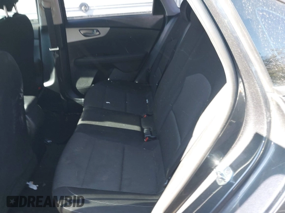2022 Kia Forte LXS z VIN 3KPF24AD8NE464455, wystawiony jako IAAI lot #41710075 z przebiegiem 44 666 mil mil oraz . Historia ofert i sprzedaży dostępna na DreamBid. Obrazek 8.